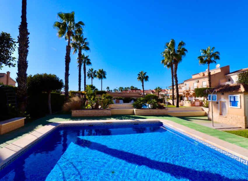 Herverkoop - Townhouse / Duplex / Corner - Ciudad Quesada - Doña Pepa