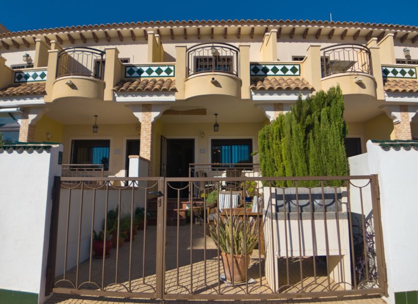 Herverkoop - Townhouse / Duplex / Corner - Ciudad Quesada - Doña Pepa