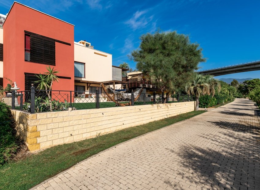 Herverkoop - Townhouse / Duplex / Corner - Estepoa - Selwo