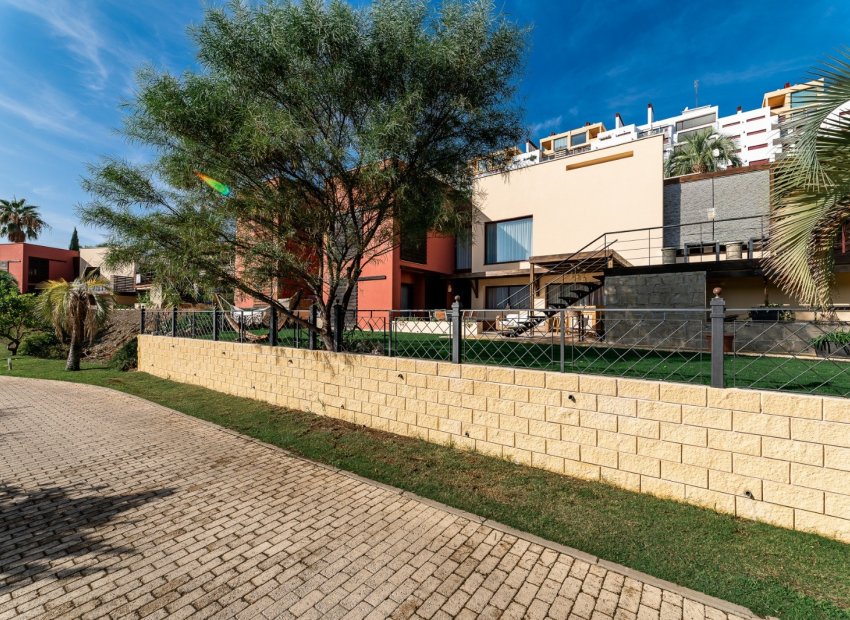 Herverkoop - Townhouse / Duplex / Corner - Estepoa - Selwo