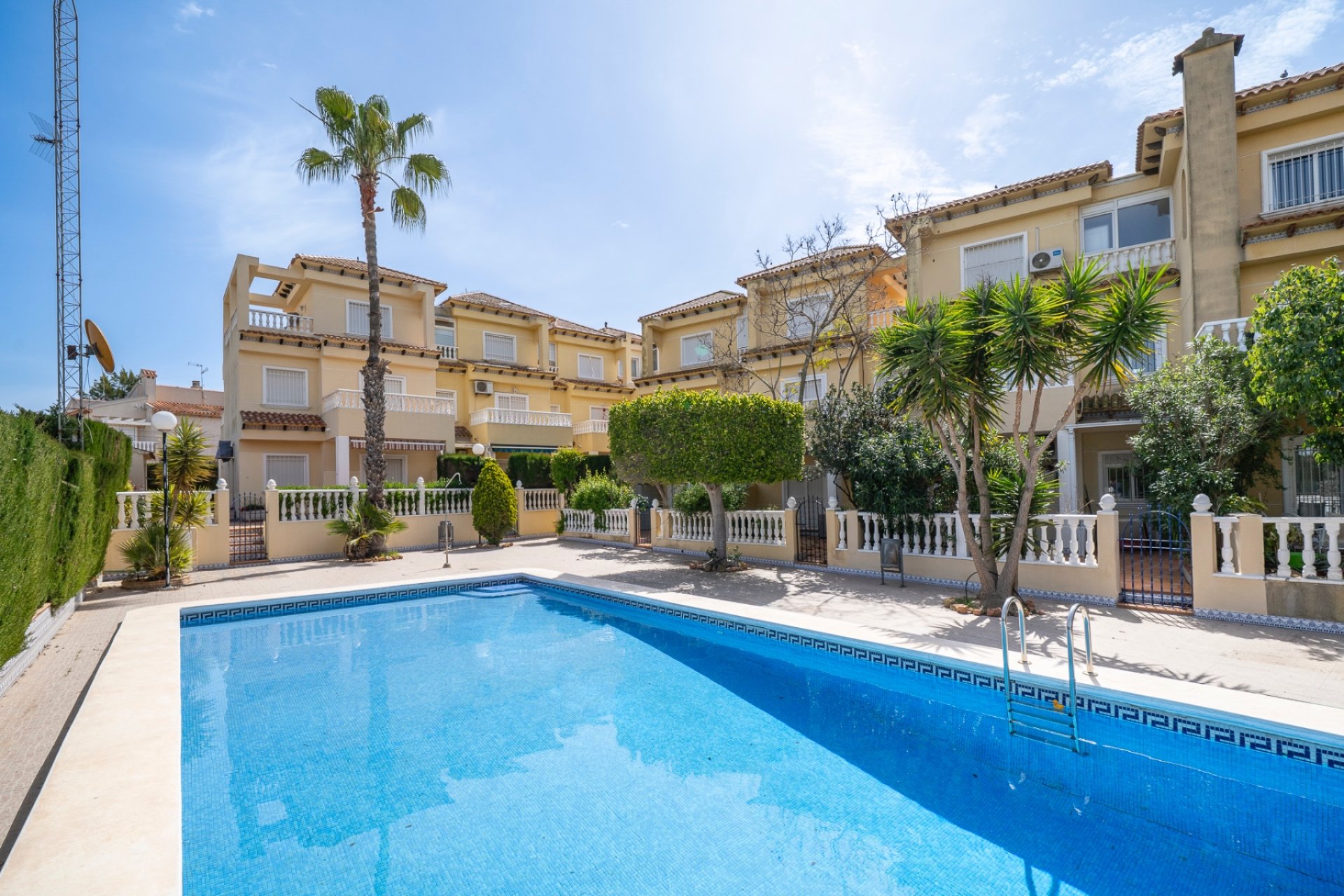 Herverkoop - Townhouse / Duplex / Corner - Guardamar del Segura - El Moncayo