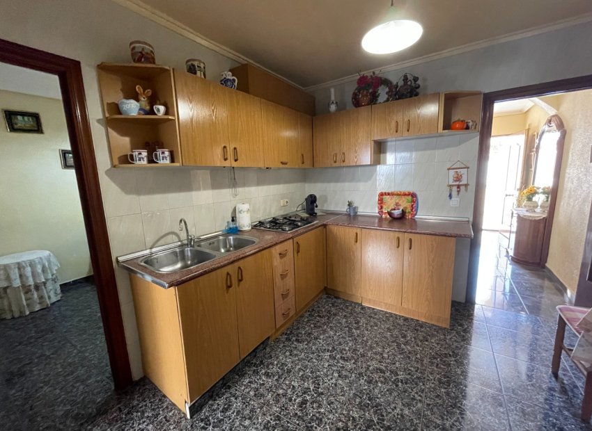 Herverkoop - Townhouse / Duplex / Corner - Jacarilla - Comunidad Valenciana