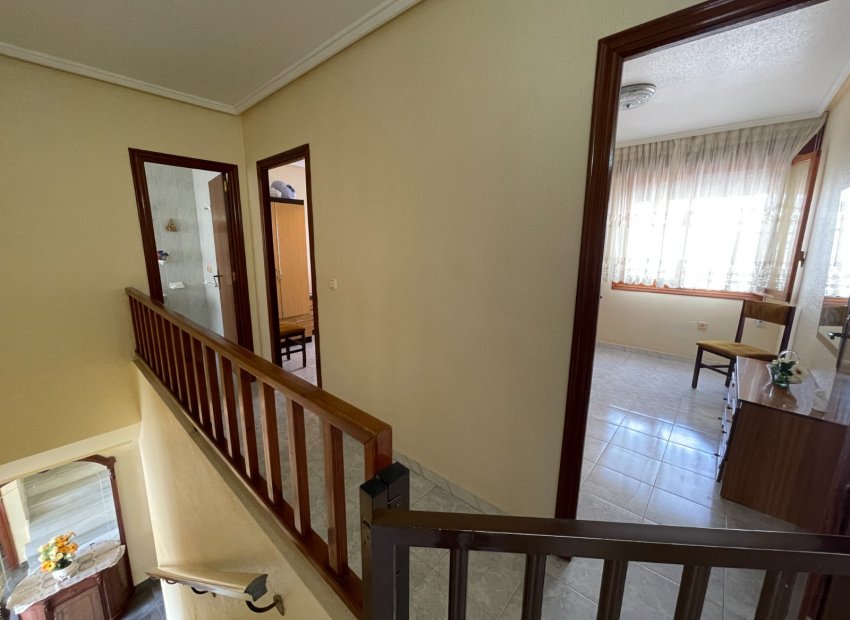 Herverkoop - Townhouse / Duplex / Corner - Jacarilla - Comunidad Valenciana