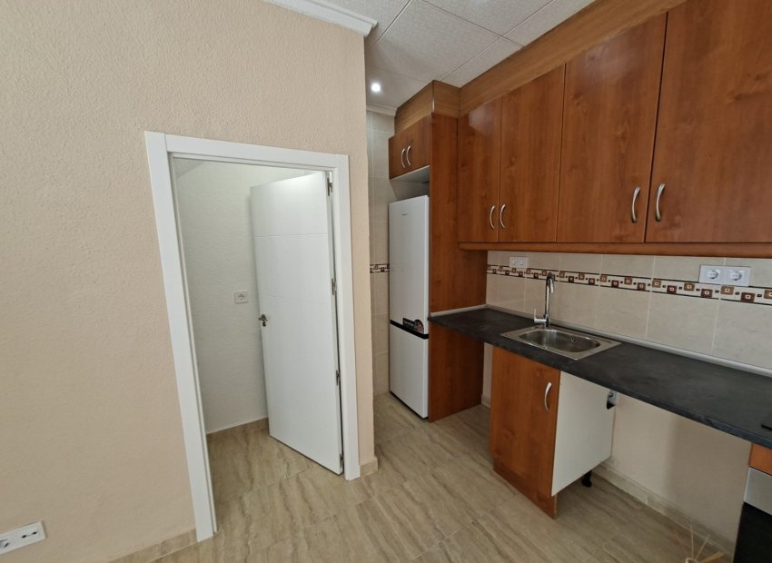 Herverkoop - Townhouse / Duplex / Corner - La Marina - La Marina - Urbanization