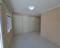 Herverkoop - Townhouse / Duplex / Corner - La Marina - La Marina - Urbanization