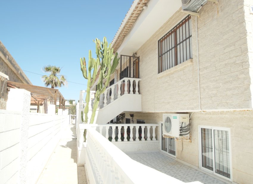 Herverkoop - Townhouse / Duplex / Corner - La Mata - Playa
