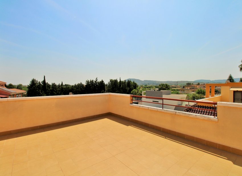 Herverkoop - Townhouse / Duplex / Corner - Los Desamparados