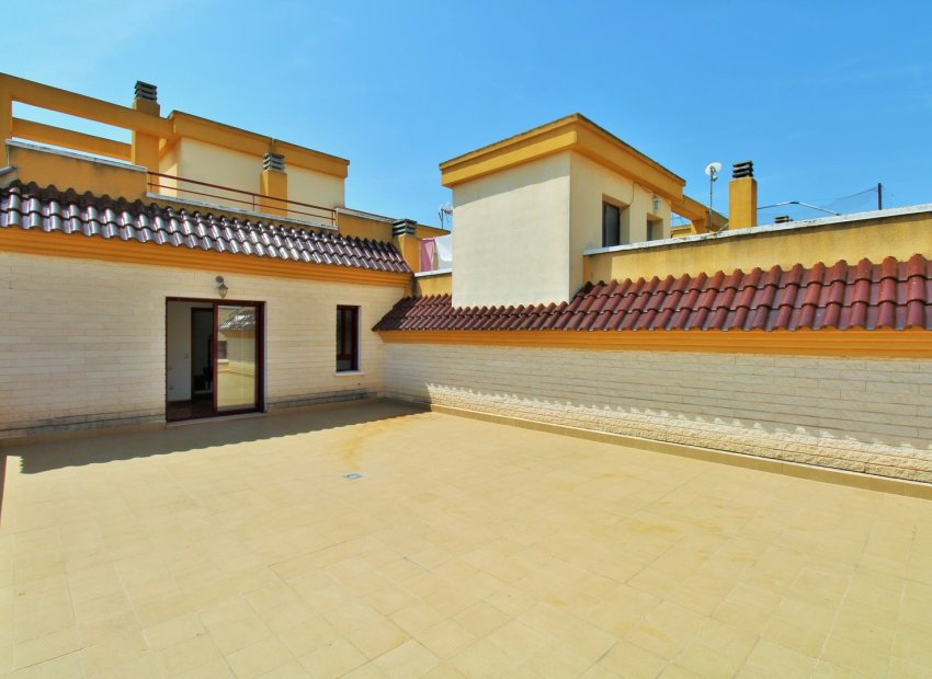 Herverkoop - Townhouse / Duplex / Corner - Los Desamparados