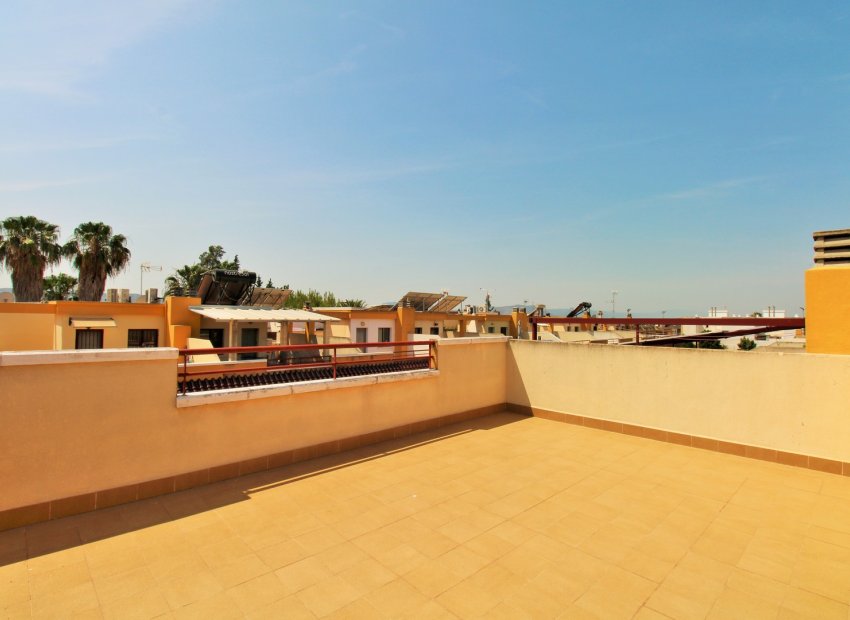 Herverkoop - Townhouse / Duplex / Corner - Los Desamparados