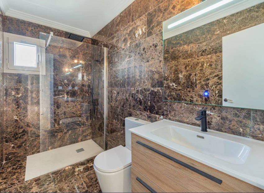 Herverkoop - Townhouse / Duplex / Corner - Marbella - Puerto Banús