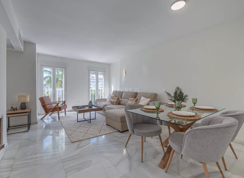 Herverkoop - Townhouse / Duplex / Corner - Marbella - Puerto Banús