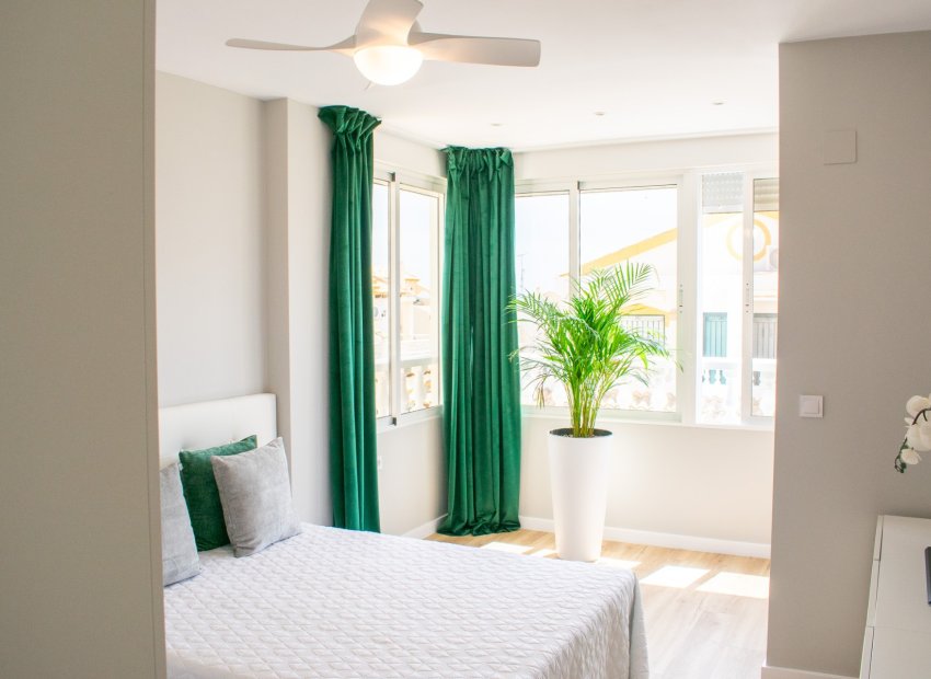 Herverkoop - Townhouse / Duplex / Corner - Orihuela Costa - Punta Prima