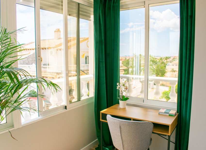 Herverkoop - Townhouse / Duplex / Corner - Orihuela Costa - Punta Prima