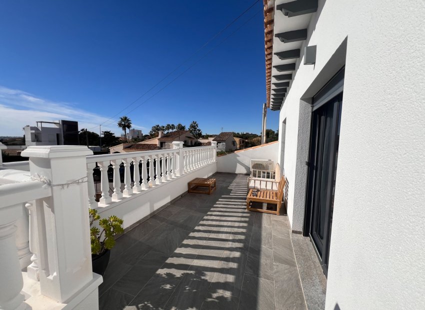 Herverkoop - Townhouse / Duplex / Corner - Orihuela Costa - Punta Prima
