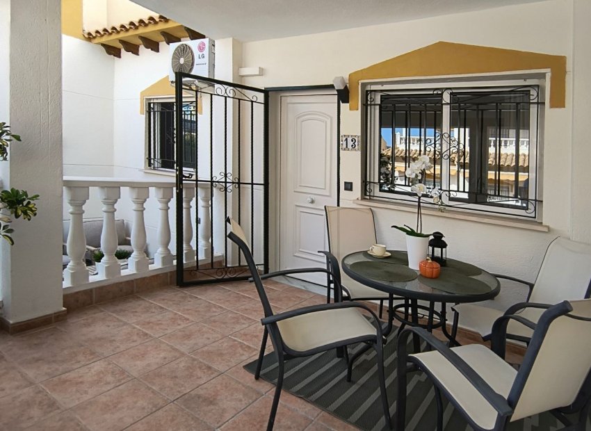 Herverkoop - Townhouse / Duplex / Corner - Orihuela Costa - Punta Prima