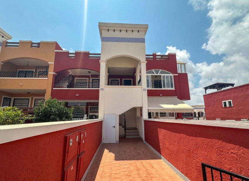 Herverkoop - Townhouse / Duplex / Corner - Orihuela Costa - Punta Prima