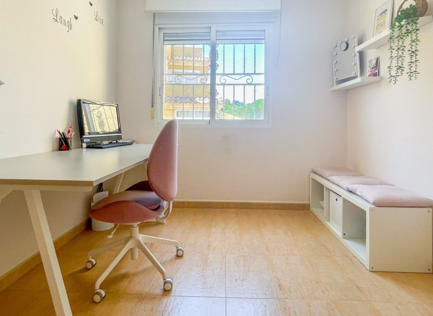 Herverkoop - Townhouse / Duplex / Corner - Orihuela Costa - Punta Prima
