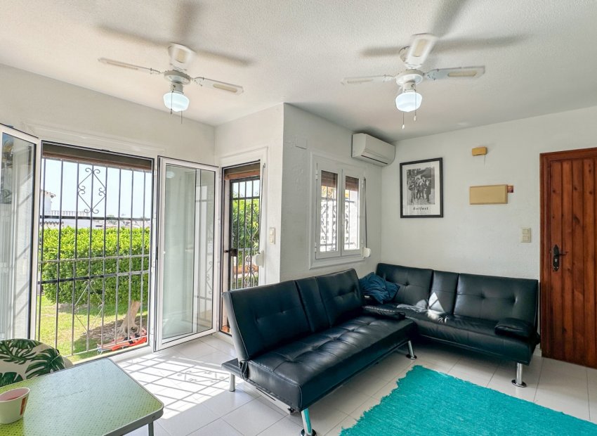 Herverkoop - Townhouse / Duplex / Corner - San Miguel de Salinas - Bellavista