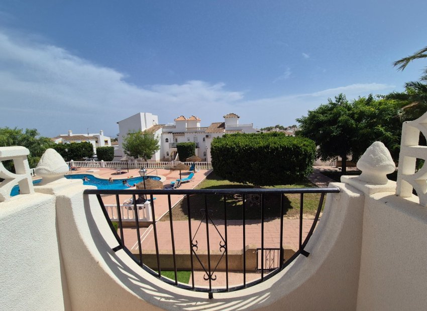 Herverkoop - Townhouse / Duplex / Corner - San Miguel de Salinas - Bellavista