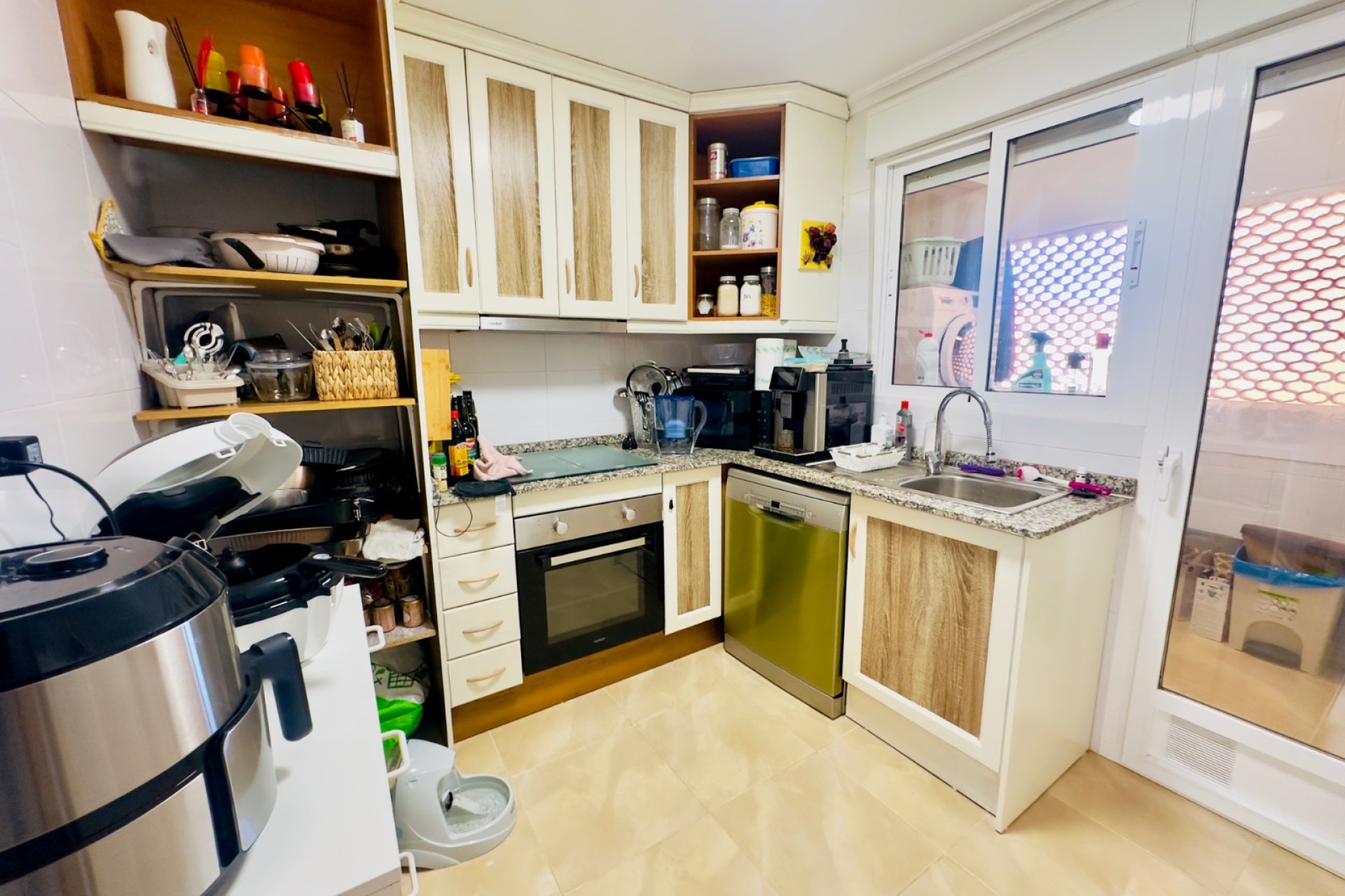 Herverkoop - Townhouse / Duplex / Corner - San Miguel de Salinas - Ciudad de las comunicaciones