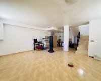 Herverkoop - Townhouse / Duplex / Corner - San Miguel de Salinas - Ciudad de las comunicaciones