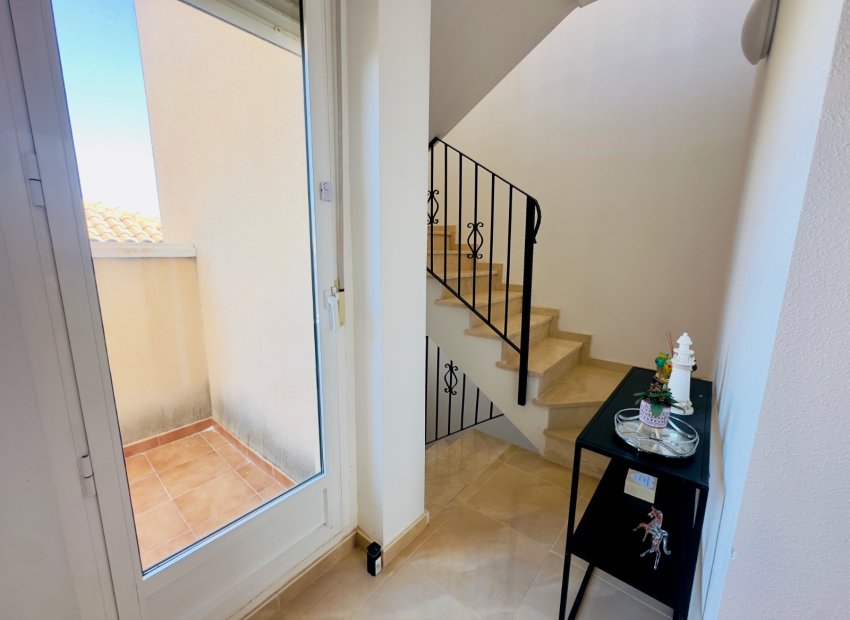 Herverkoop - Townhouse / Duplex / Corner - San Miguel de Salinas - Ciudad de las comunicaciones