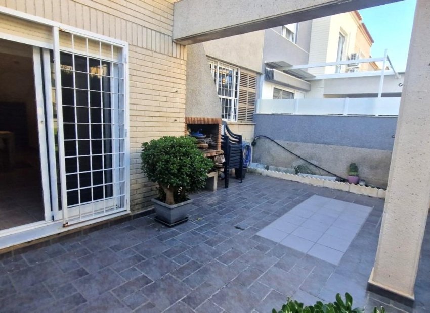 Herverkoop - Townhouse / Duplex / Corner - Torrevieia - Aguas Nuevas