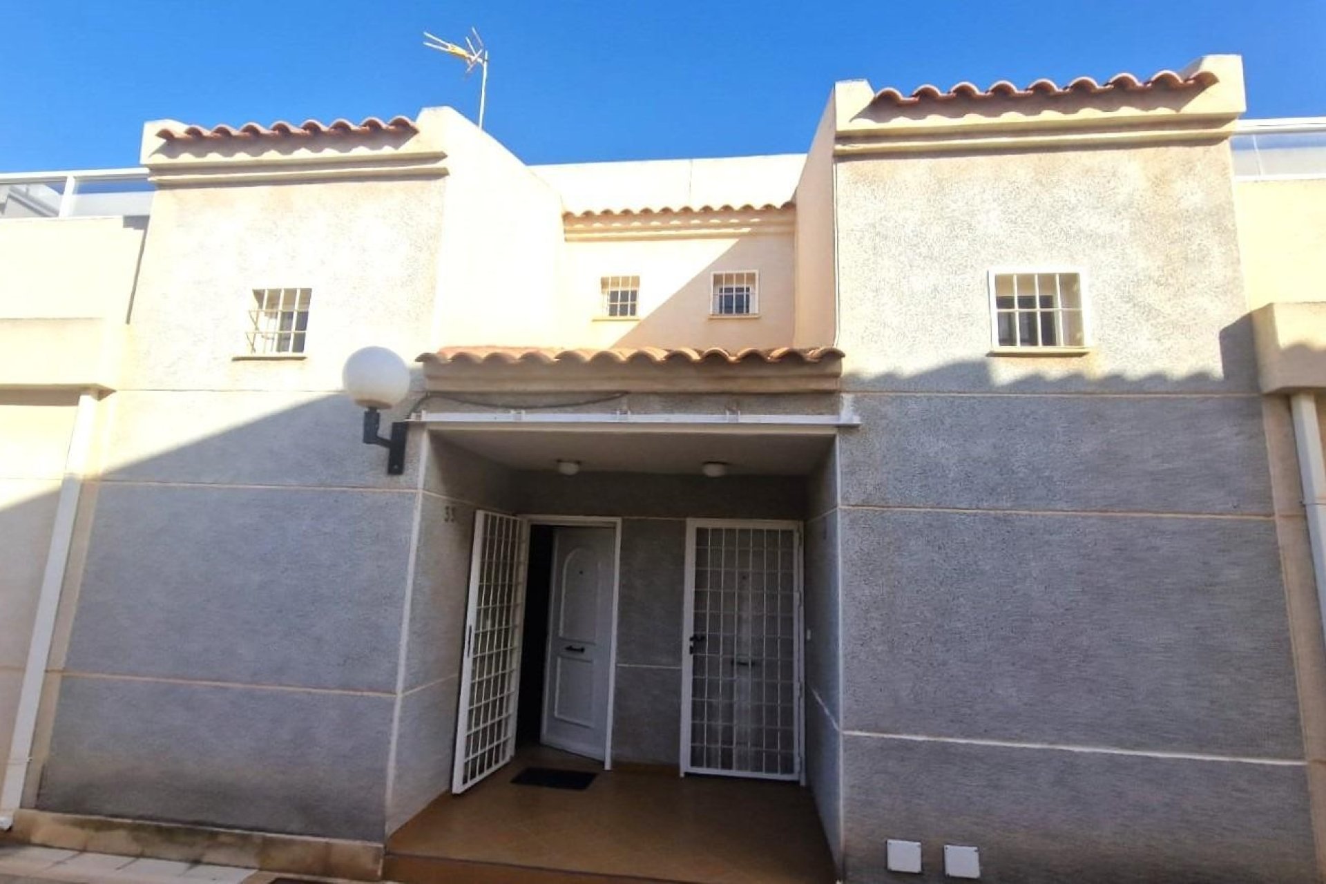 Herverkoop - Townhouse / Duplex / Corner - Torrevieia - Aguas Nuevas