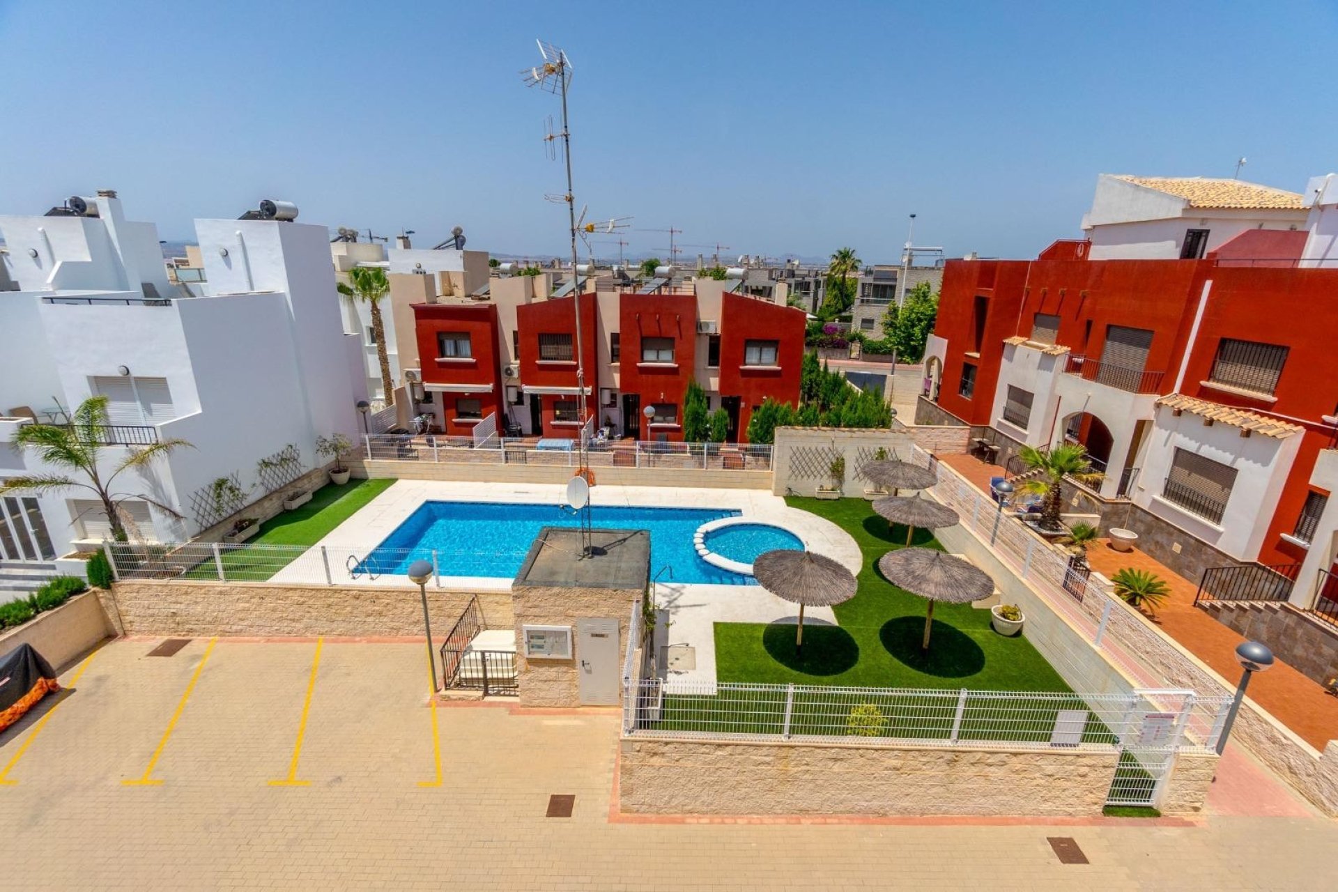 Herverkoop - Townhouse / Duplex / Corner - Torrevieia - Aguas Nuevas