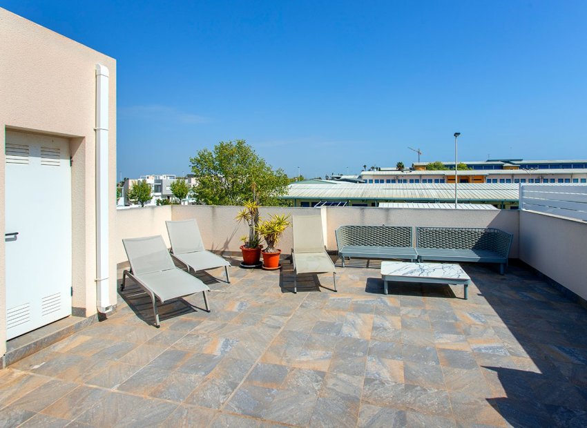 Herverkoop - Townhouse / Duplex / Corner - Torrevieia - Aguas Nuevas