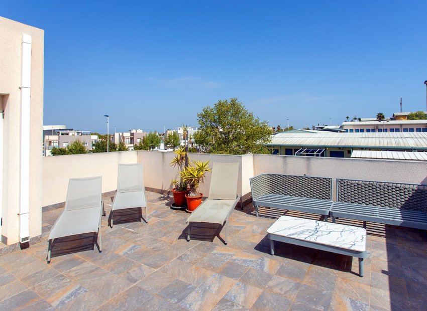 Herverkoop - Townhouse / Duplex / Corner - Torrevieia - Aguas Nuevas