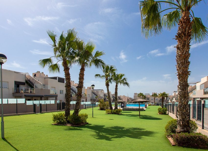 Herverkoop - Townhouse / Duplex / Corner - Torrevieia - Aguas Nuevas