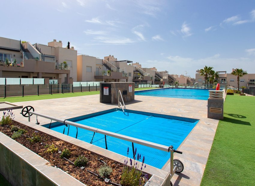 Herverkoop - Townhouse / Duplex / Corner - Torrevieia - Aguas Nuevas