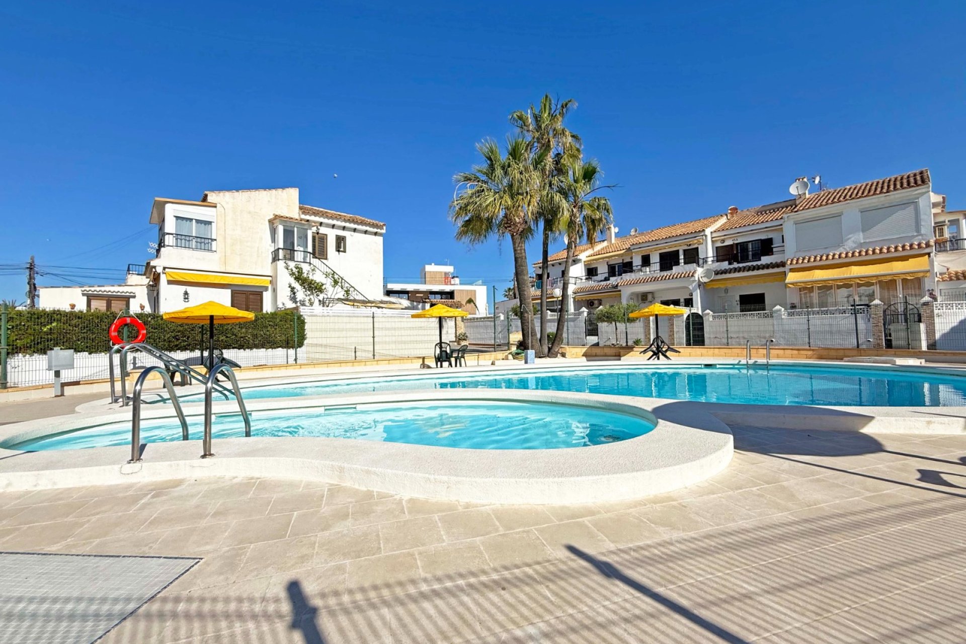 Herverkoop - Townhouse / Duplex / Corner - Torrevieia - La Mata