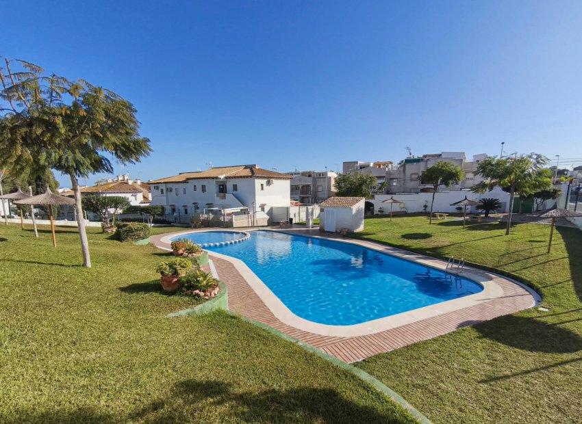 Herverkoop - Townhouse / Duplex / Corner - Torrevieia - Lago Jardin