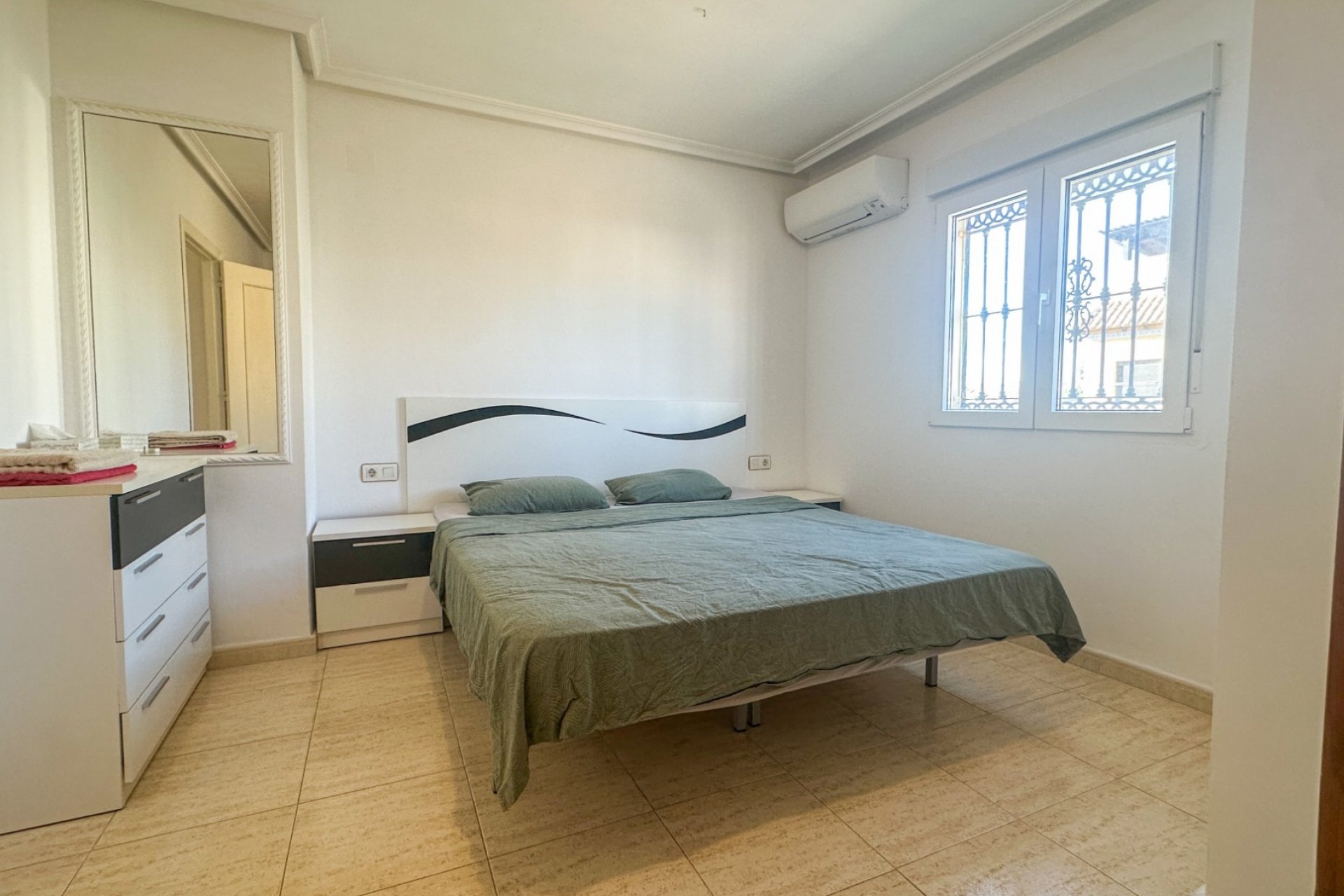 Herverkoop - Townhouse / Duplex / Corner - Torrevieia - Nueva Torrevieja