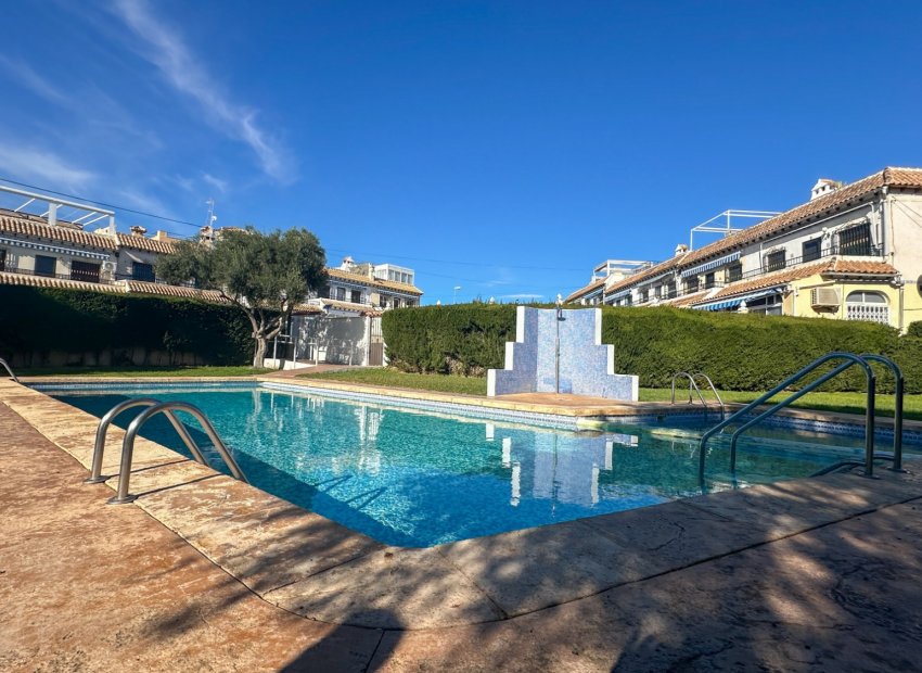 Herverkoop - Townhouse / Duplex / Corner - Torrevieia - Nueva Torrevieja