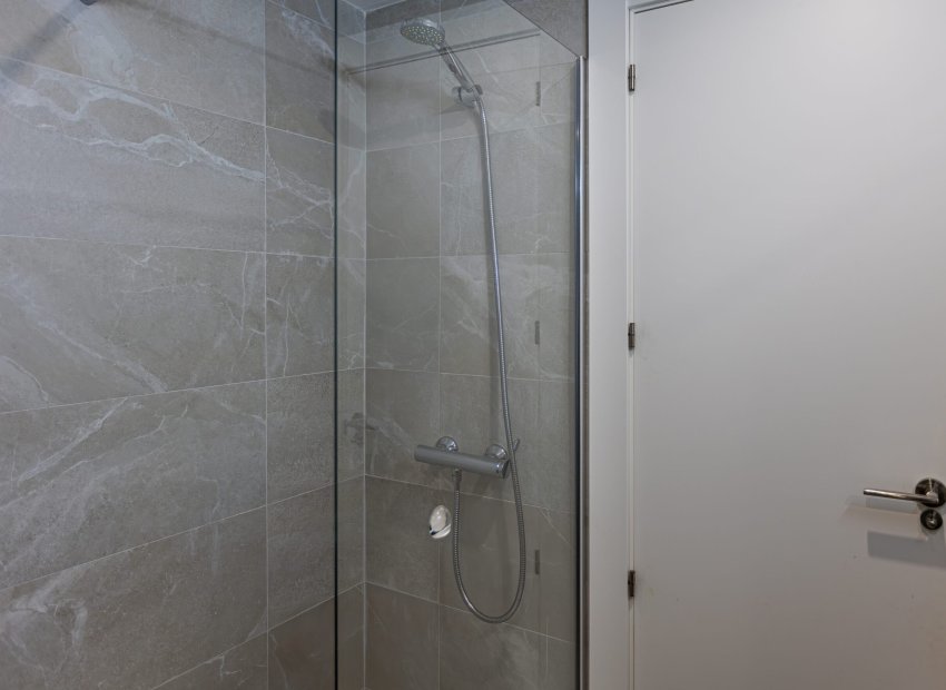 Herverkoop - Townhouse / Duplex / Corner - Torrevieia - Nueva Torrevieja