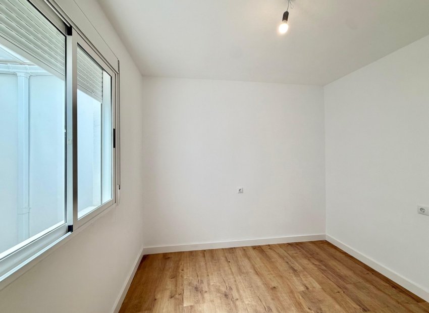 Herverkoop - Townhouse / Duplex / Corner - Torrevieia - Parque de las Naciones