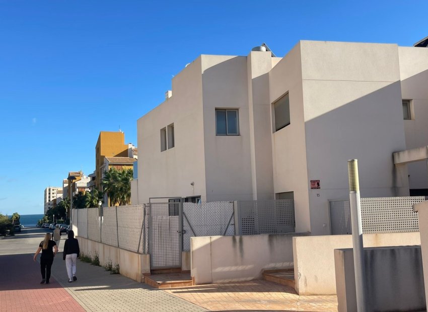 Herverkoop - Townhouse / Duplex / Corner - Torrevieia - Punta Prima