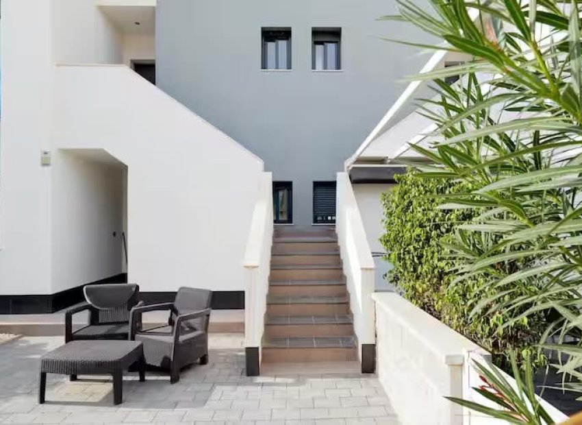 Herverkoop - Townhouse / Duplex / Corner - Torrevieia - Punta Prima