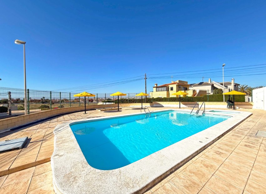 Herverkoop - Townhouse / Duplex / Corner - Torrevieia - Torrelamata - La Mata
