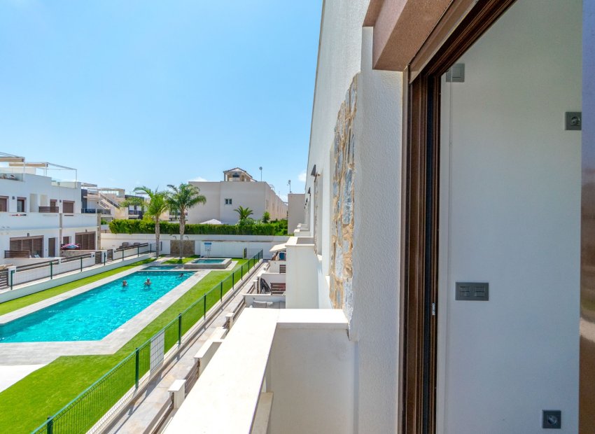 Herverkoop - Townhouse / Duplex / Corner - Torrevieia - Torrevieja