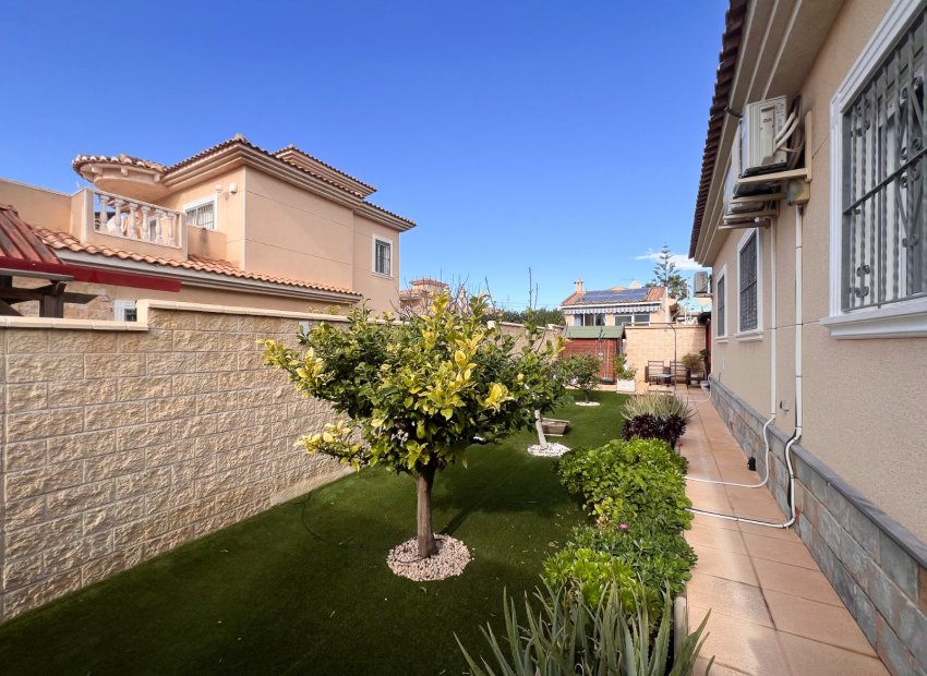 Herverkoop - Townhouse / Duplex / Corner - Torrevieia - Torrevieja