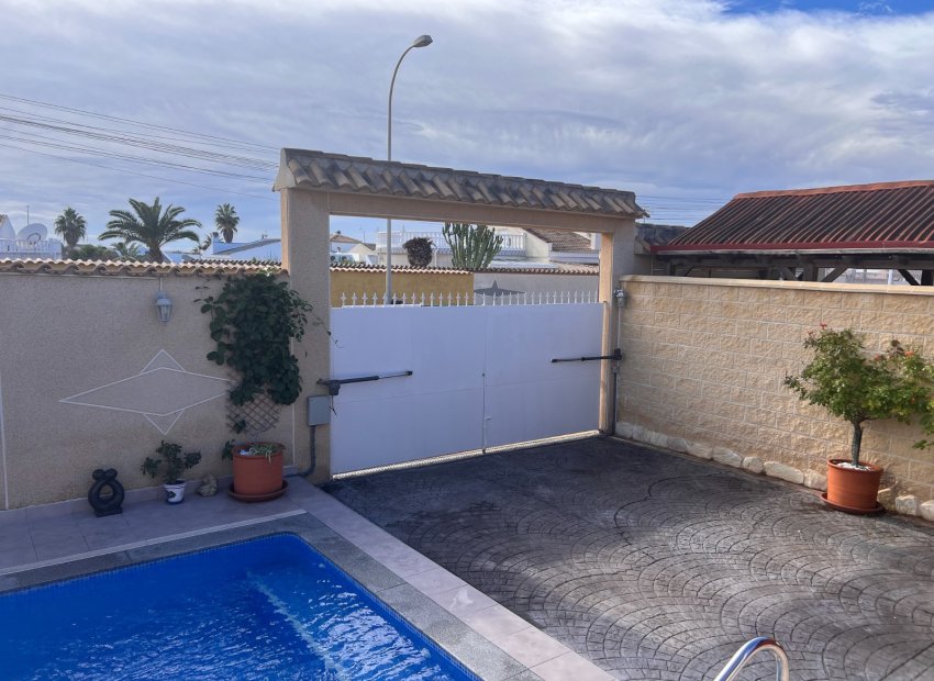 Herverkoop - Townhouse / Duplex / Corner - Torrevieia - Torrevieja