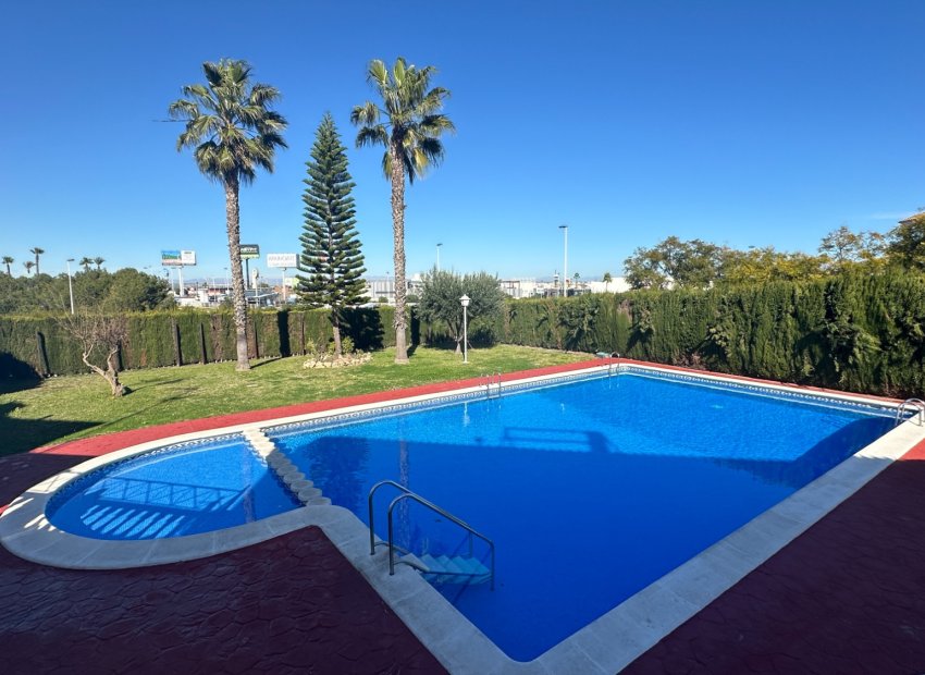 Herverkoop - Townhouse / Duplex / Corner - Torrevieia - Torrevieja