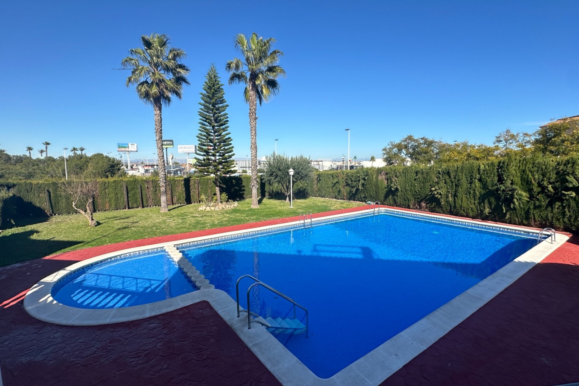 Herverkoop - Townhouse / Duplex / Corner - Torrevieia - Torrevieja
