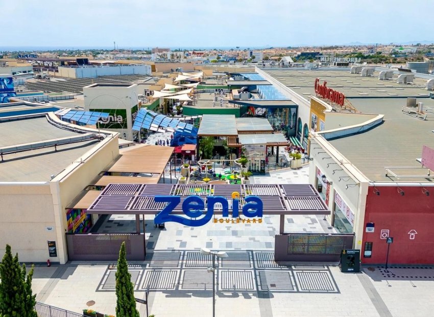 Herverkoop - Townhouse / Duplex / Corner - Torrevieia - Torrevieja