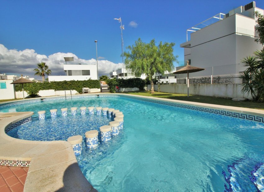 Herverkoop - Townhouse / Duplex / Corner - Villamartín