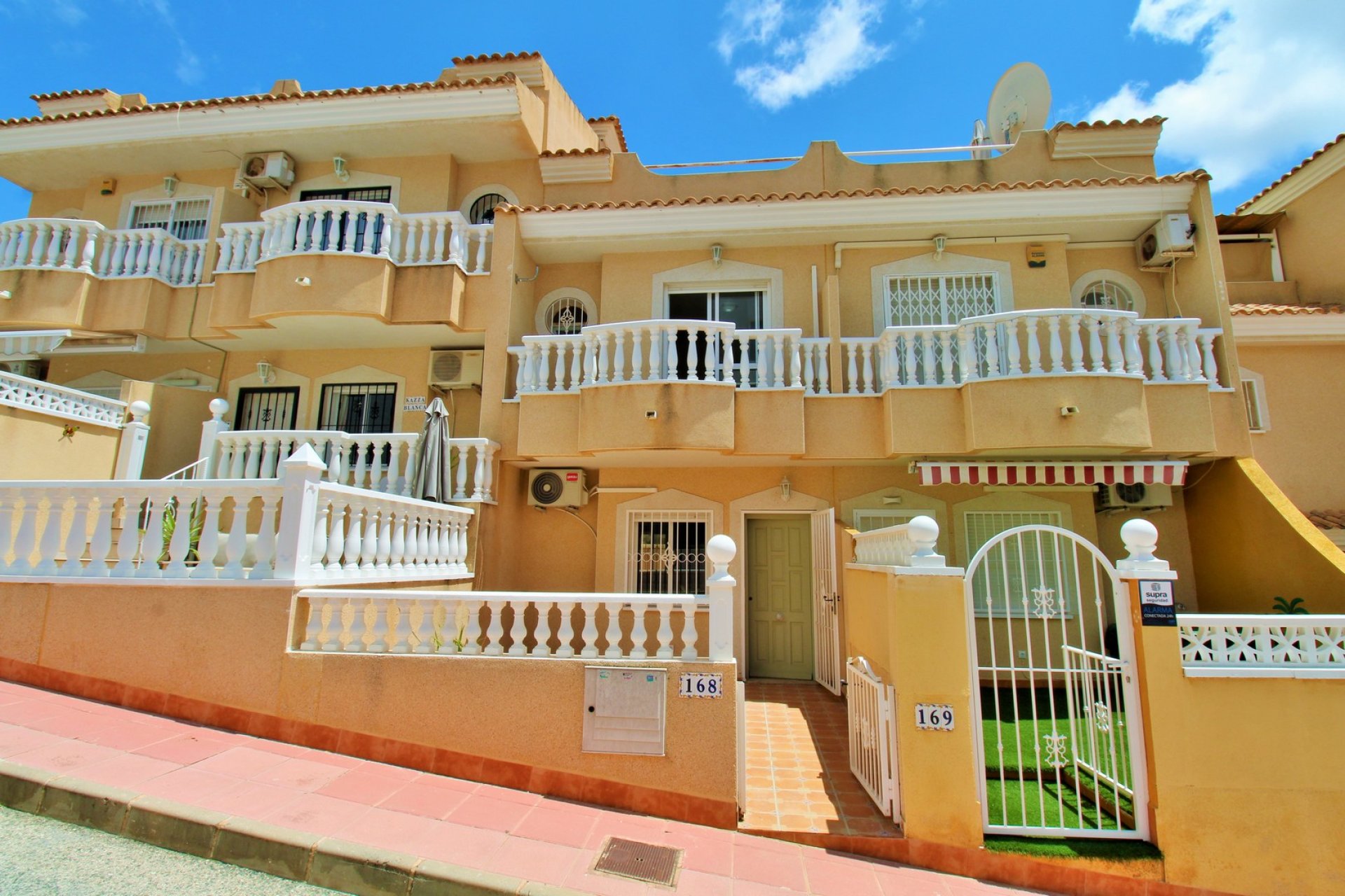Herverkoop - Townhouse / Duplex / Corner - Villamartín